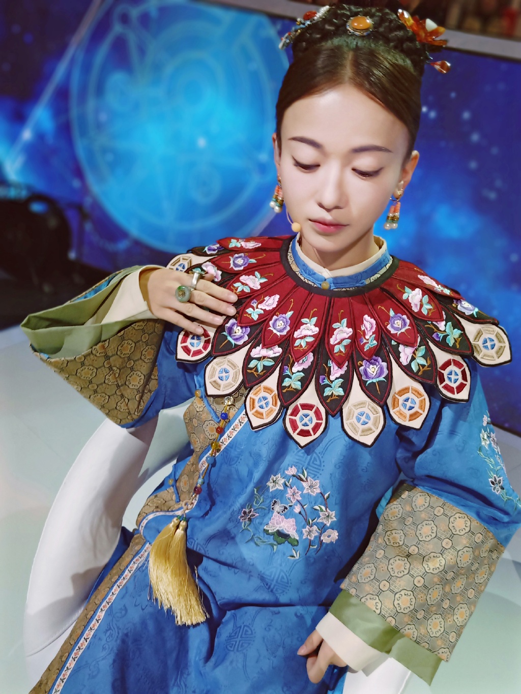 简介:吴谨言清新秀丽古装照图片,分享一组吴谨言图片给大家,图中的