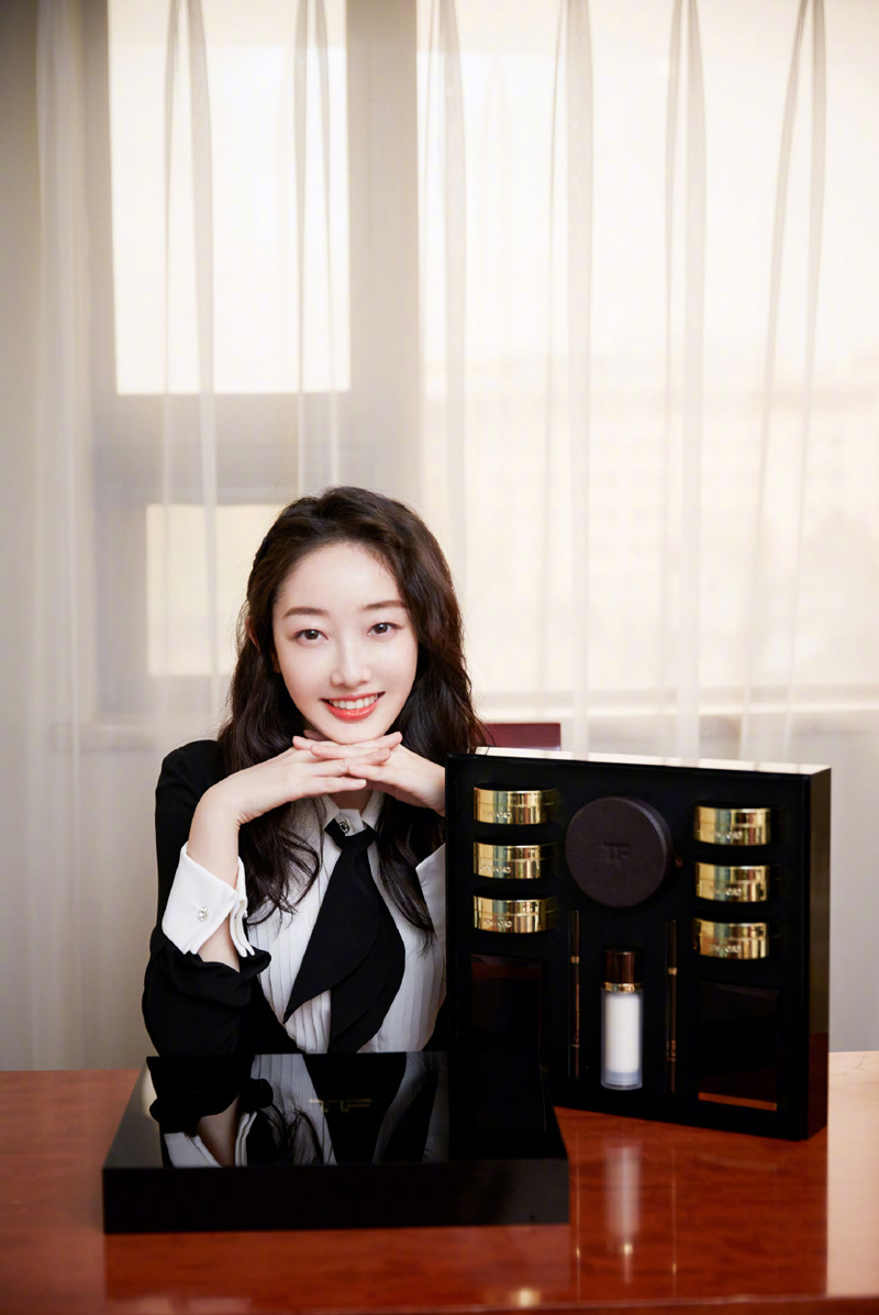 蒋梦婕甜美迷人代言写真图片23