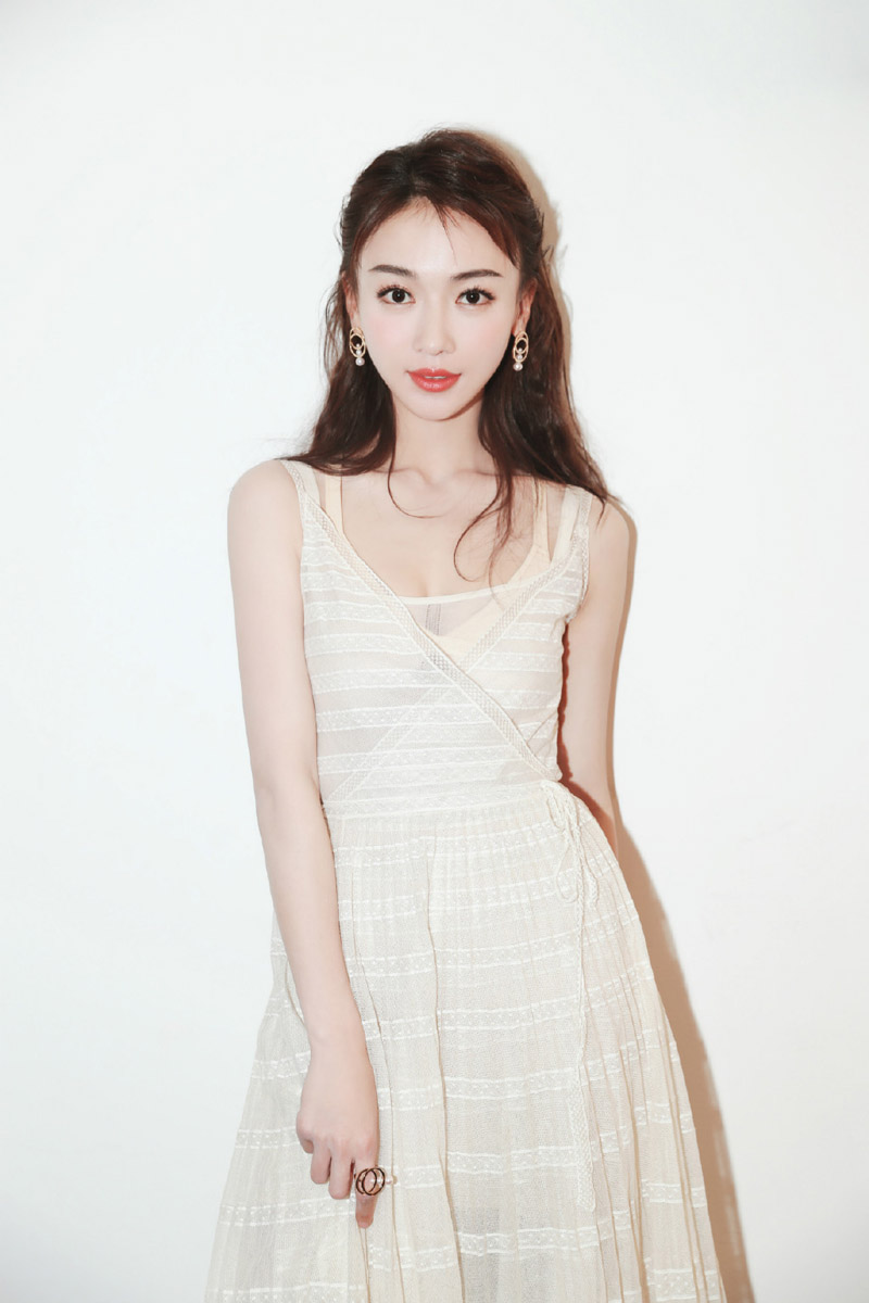 吴谨言性感甜美活动写真图片46