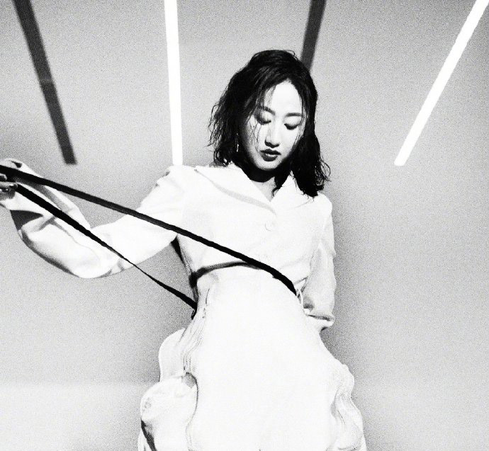 陈粒时髦性感写真图片14