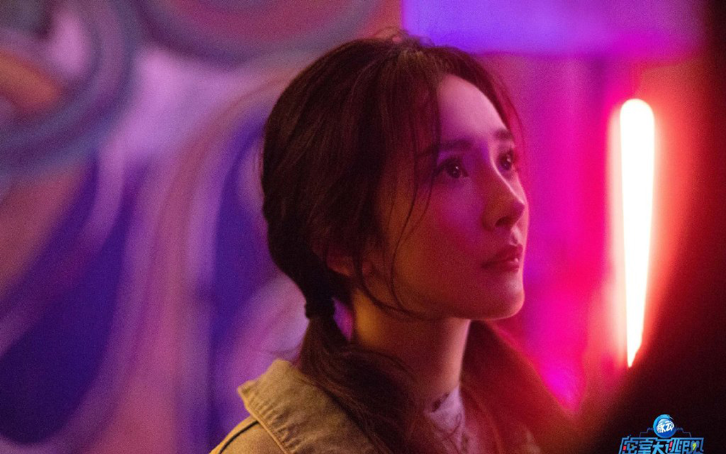 密室逃脱》酷甜剧照图片,分享一组杨幂图片给大家,图中的明星图片壁纸