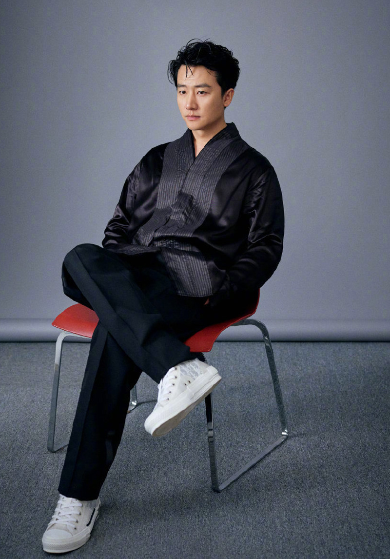 黄轩沉稳帅气写真图片48