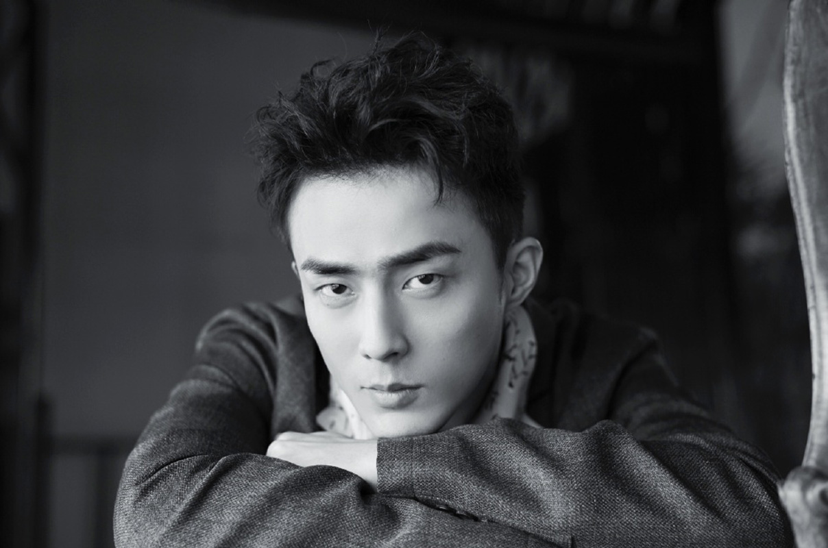 裴子添成熟魅力时尚写真图片56