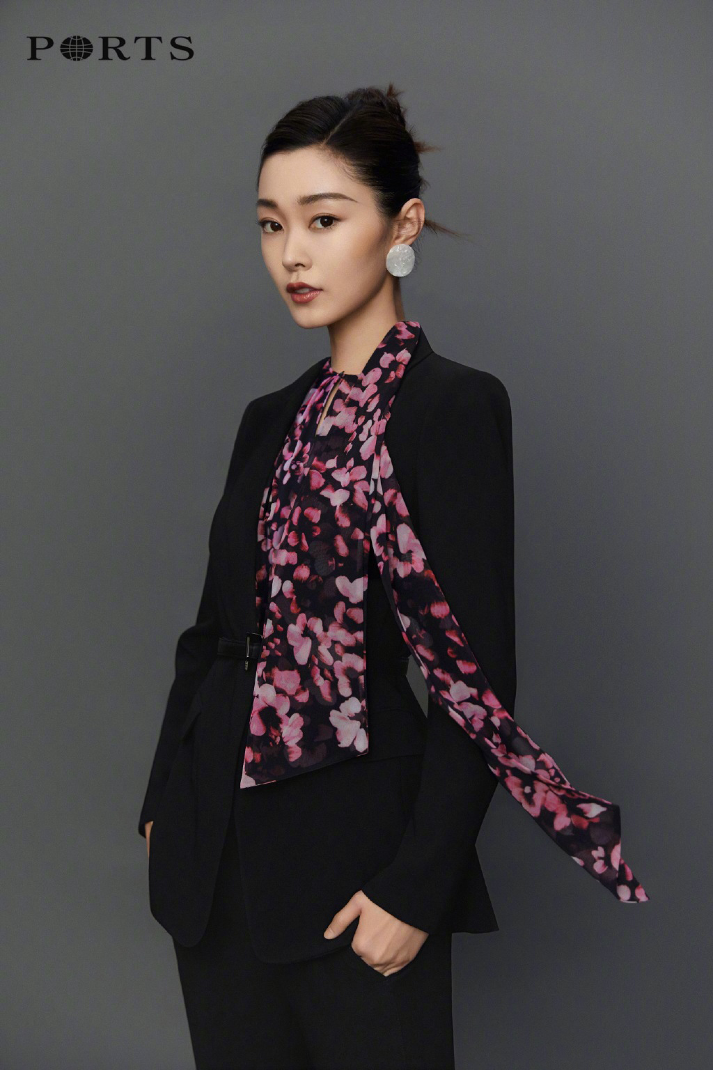 宋轶时尚酷黑写真图片24