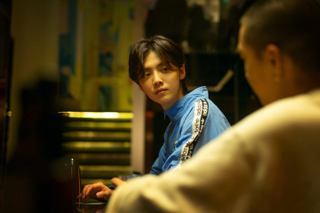 鹿晗夜的尽头mv花絮照图片29