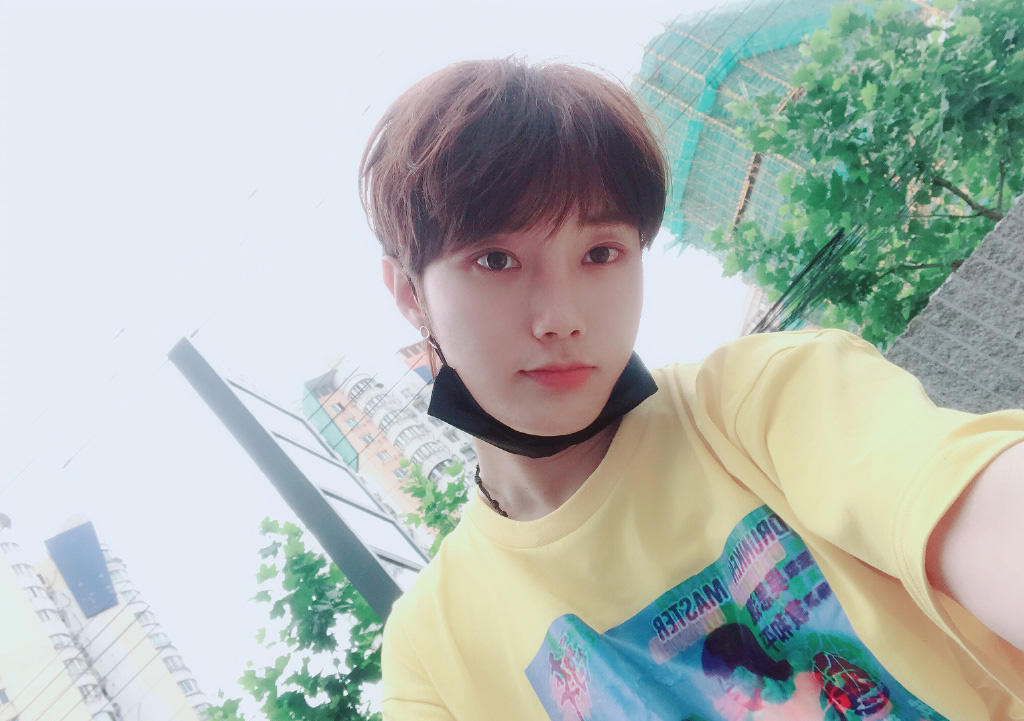 刘也生活自拍照图片44