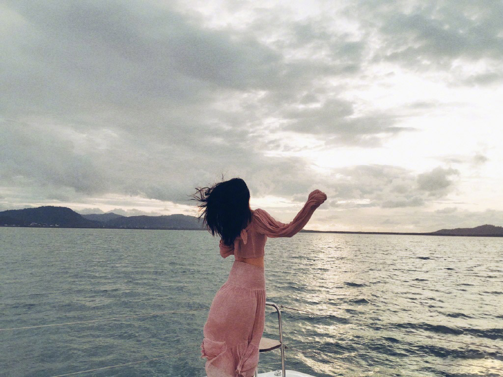 李沁海边养眼写真图片59