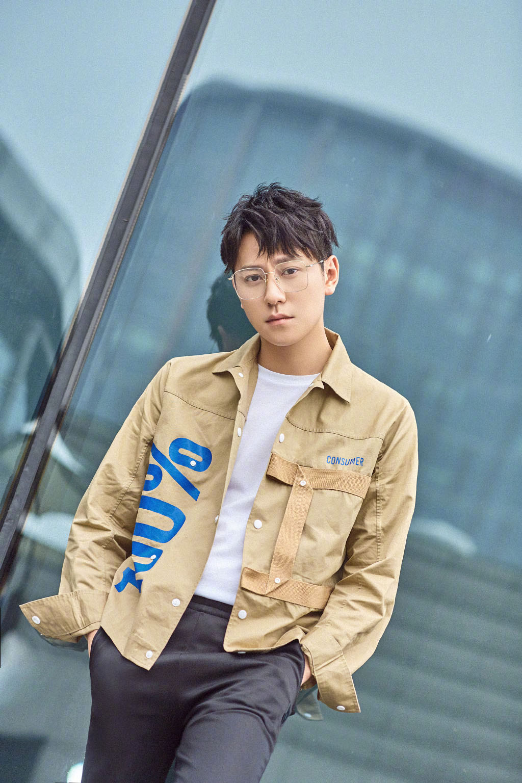 秦俊杰初秋休闲风写真图片26