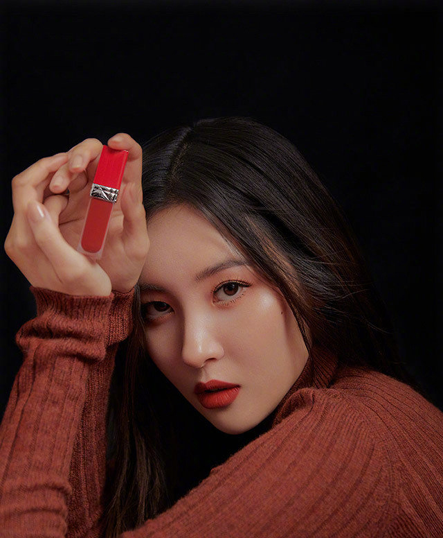 >  >  >  >  > 李宣美性感美妆写真图片(5/5)