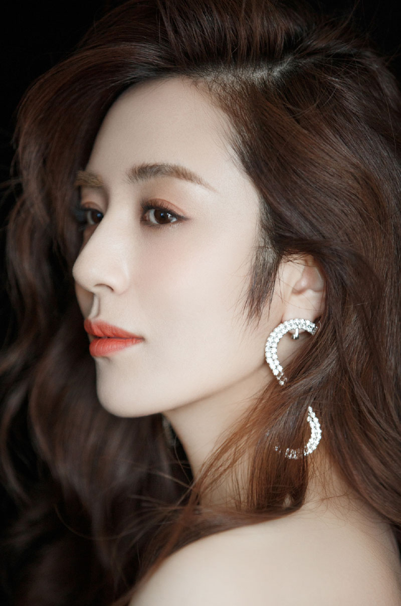 王晓晨性感温婉活动写真图片35