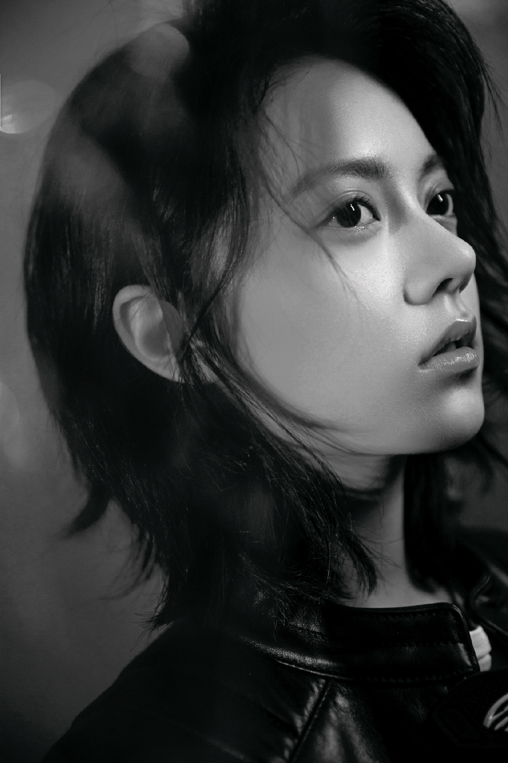赵今麦黑白时尚写真图片14
