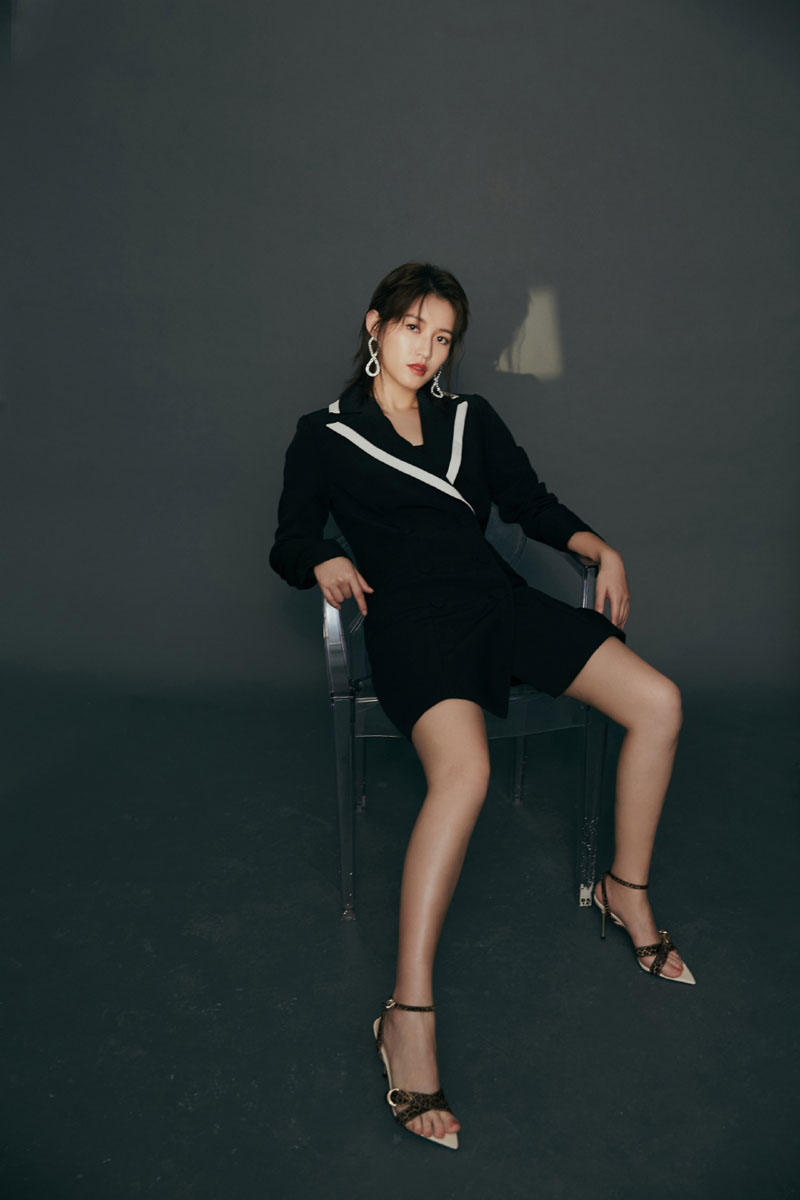 苏青成熟魅力时尚写真大片49