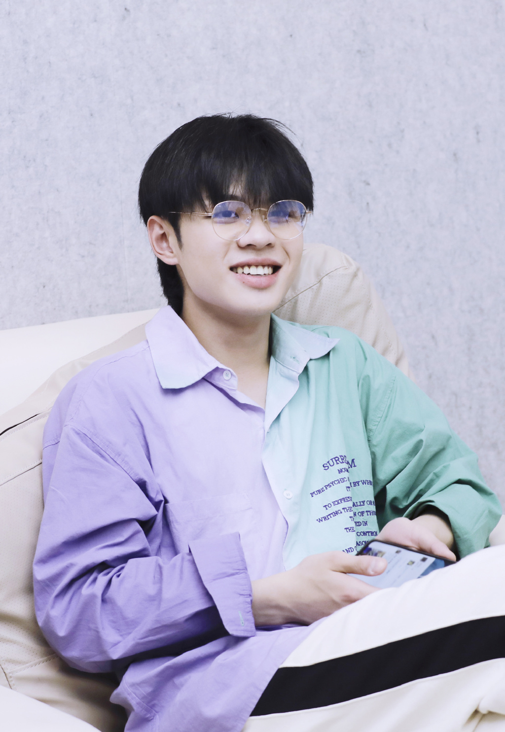 王晨艺慵懒衬衣帅气图片39
