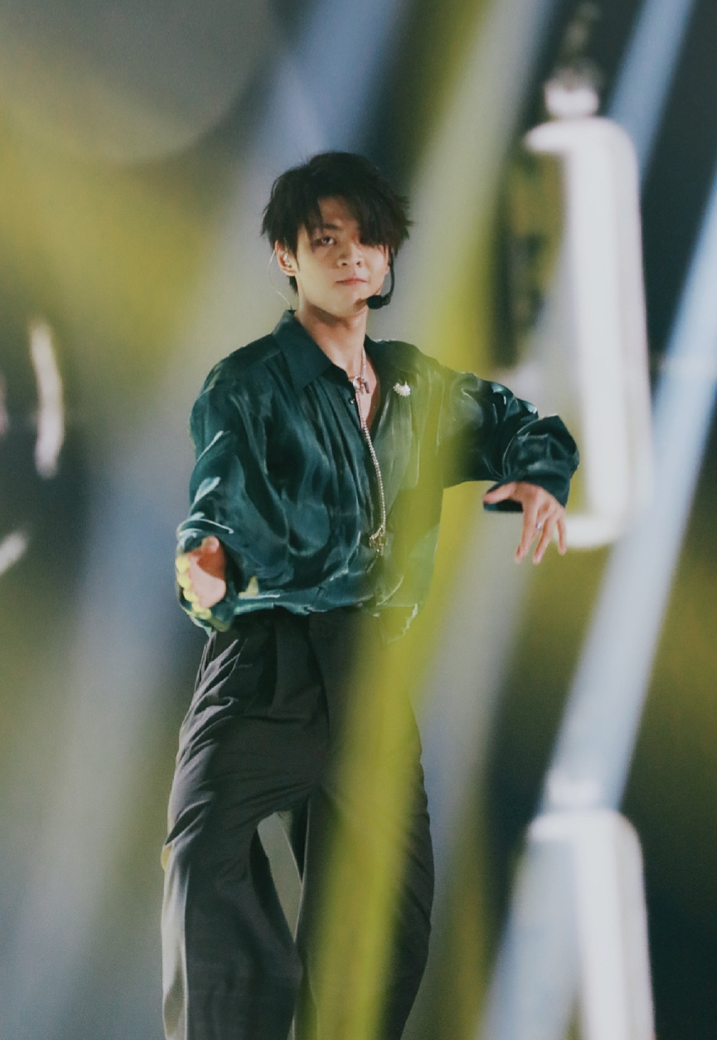 王晨艺青春芒果夜帅气舞台照图片610