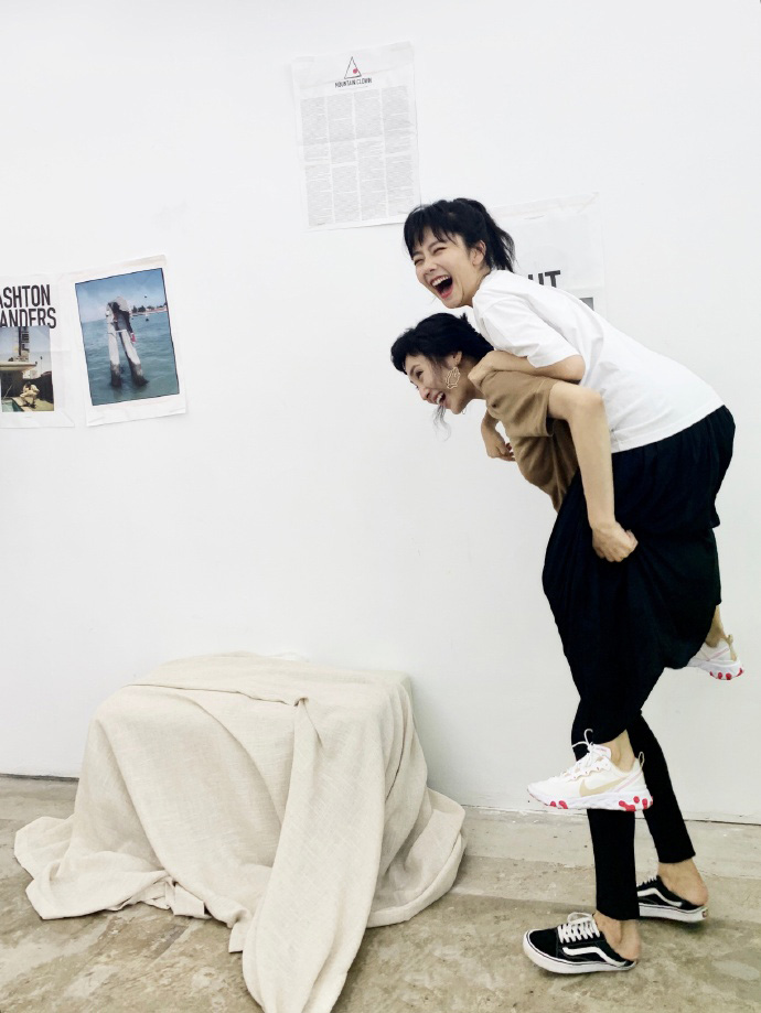 王紫璇谭松韵合体俏皮写真图片59