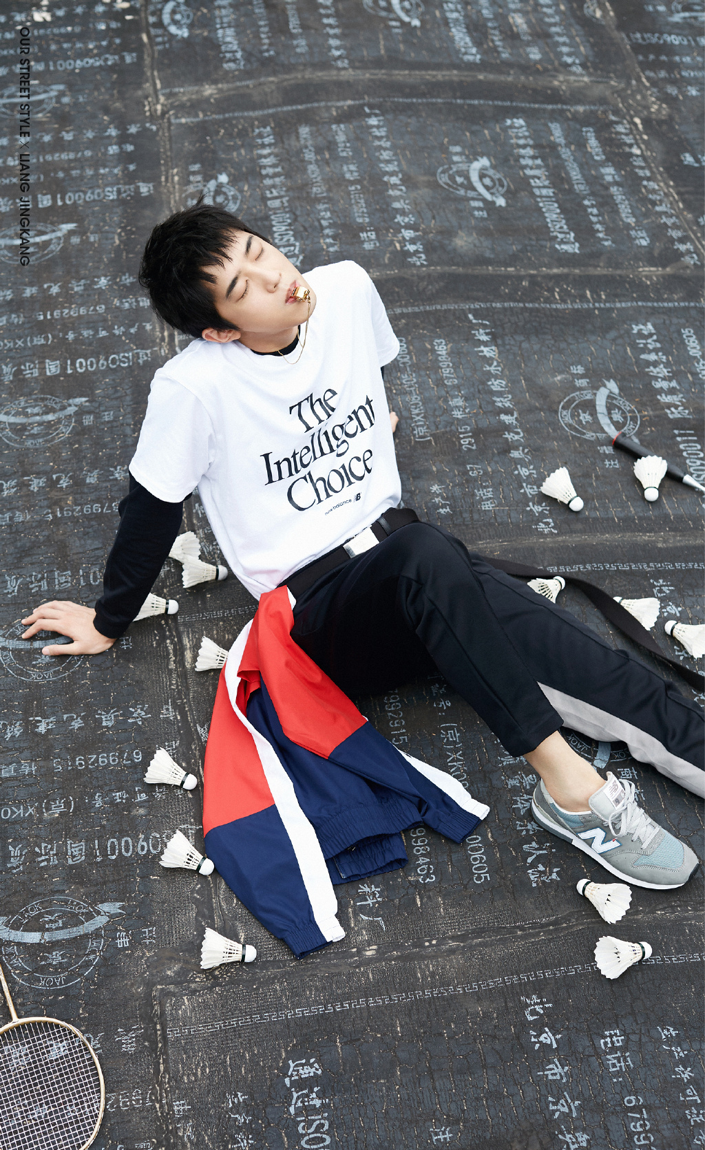 梁靖康清爽活力街拍图片16