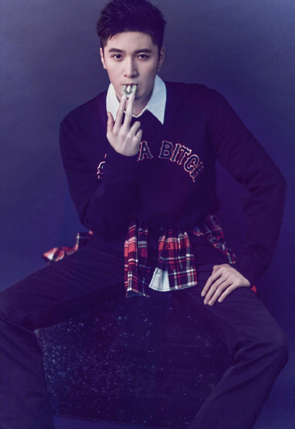 刘海宽黑色西服帅气时尚写真17