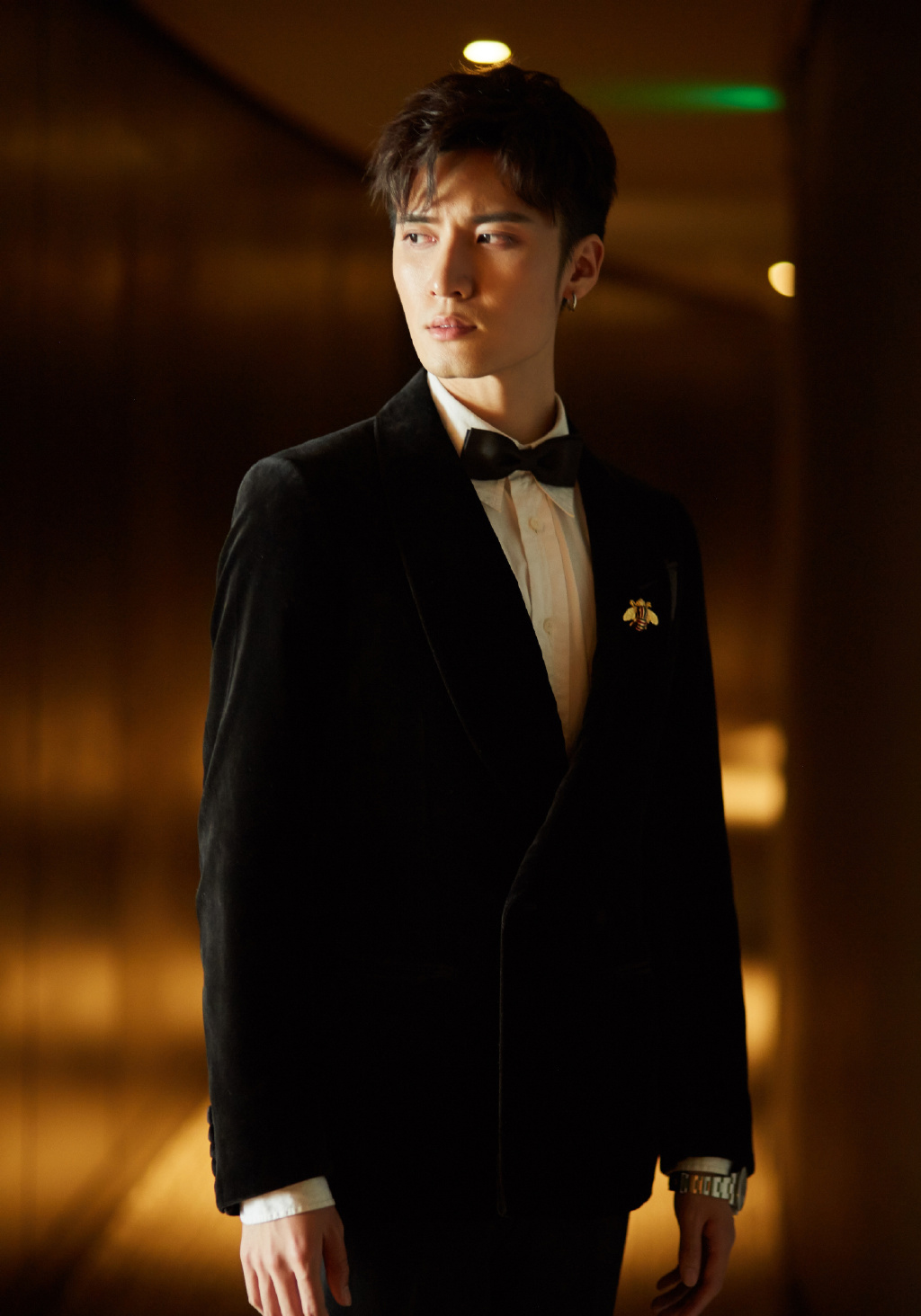 > 刘海宽黑色西服帅气活动照图片(1/7)