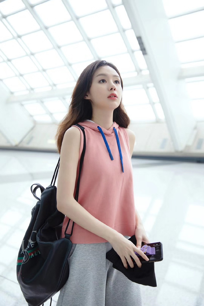 郑合惠子粉嫩甜美机场照图片44