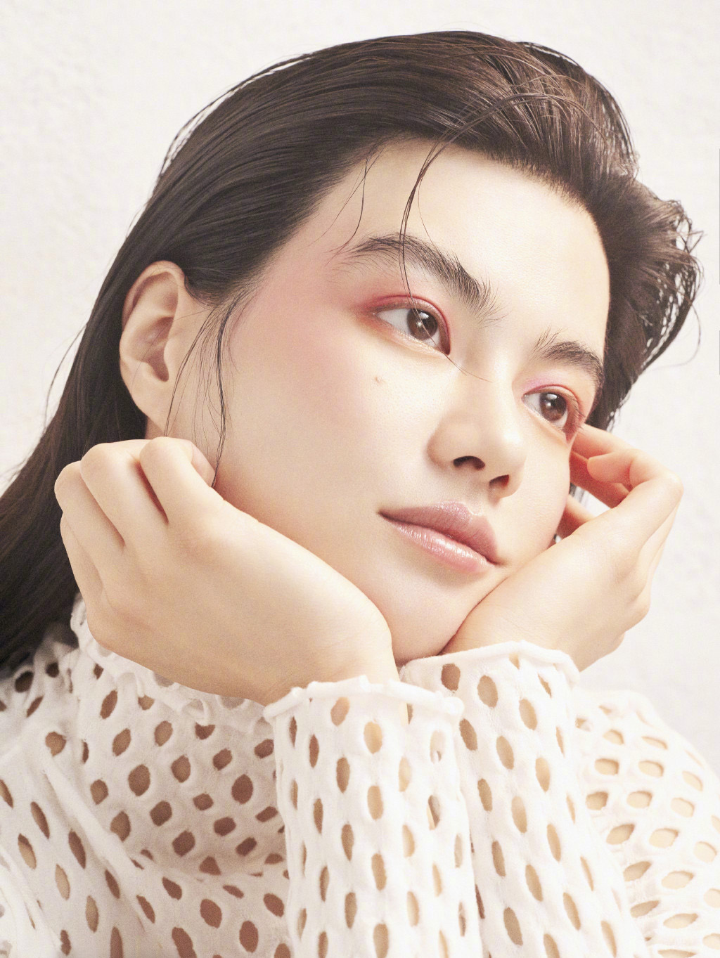 简介:李蔓瑄优雅性感写真图片,分享一组李蔓瑄图片给大家,图中的明星