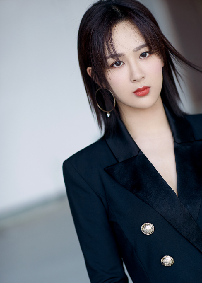 杨紫飒爽帅气写真图片44