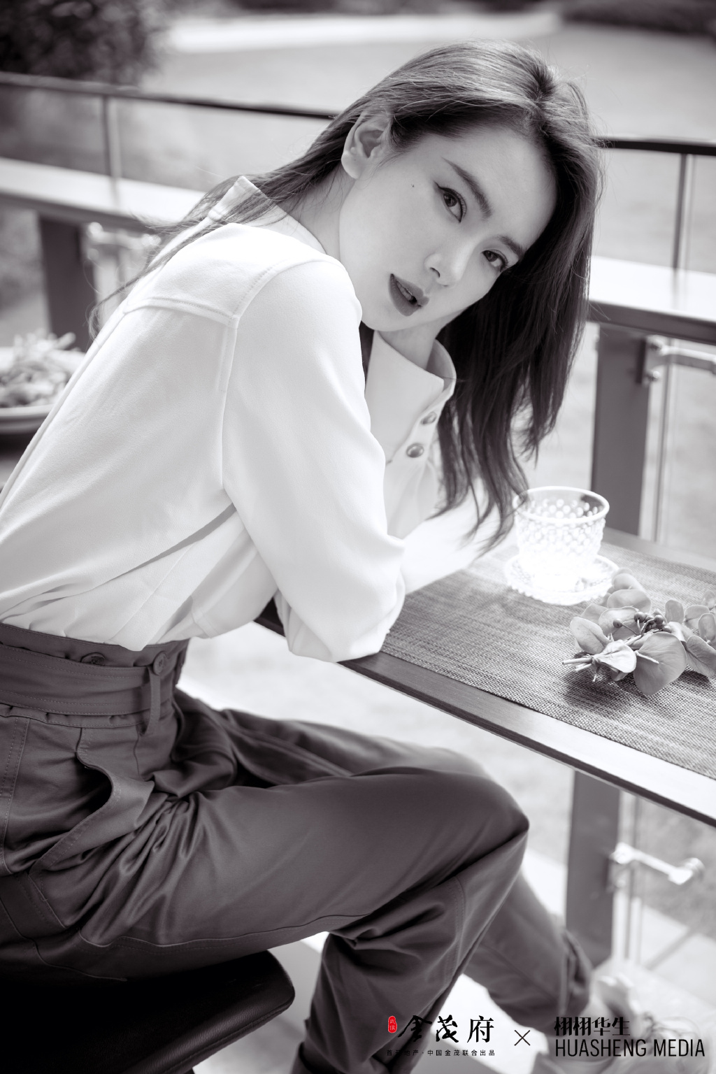 戚薇黑白优雅质感写真图片34