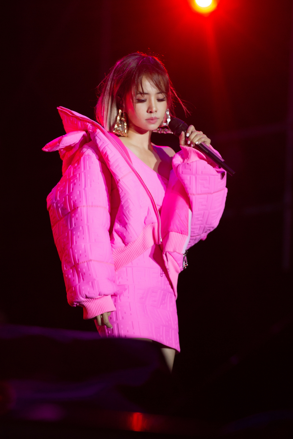 > 蔡依林优雅自信舞台照图片(1/9)