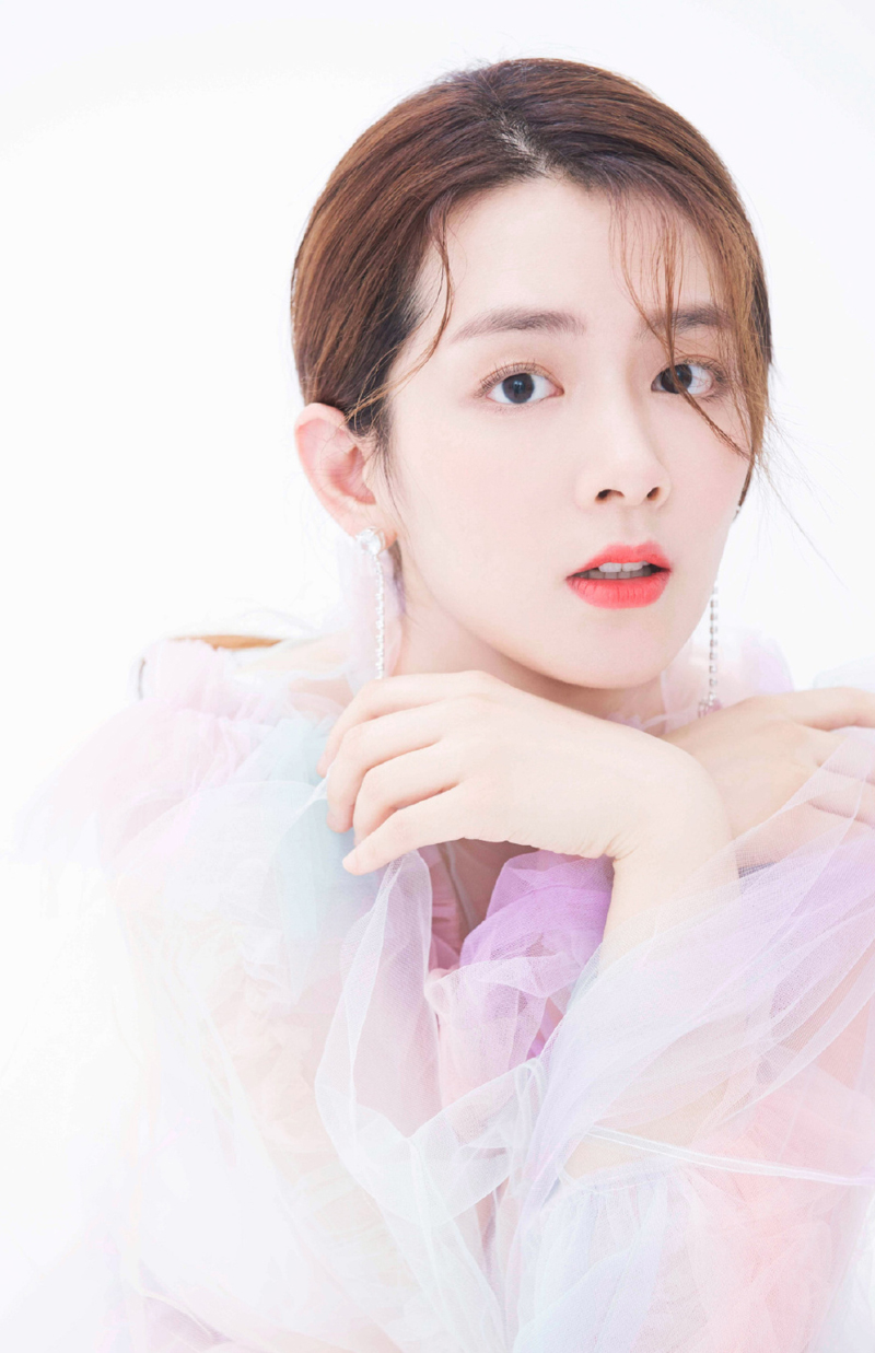 陈昊宇甜美迷人写真图片24