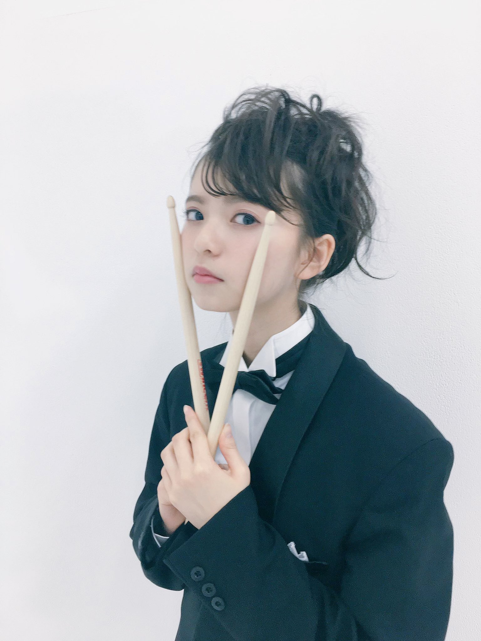 斋藤飞鸟西装短发酷甜照图片22