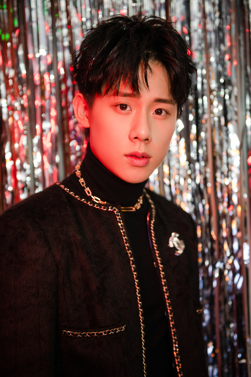 周奇帅气时尚写真图片27