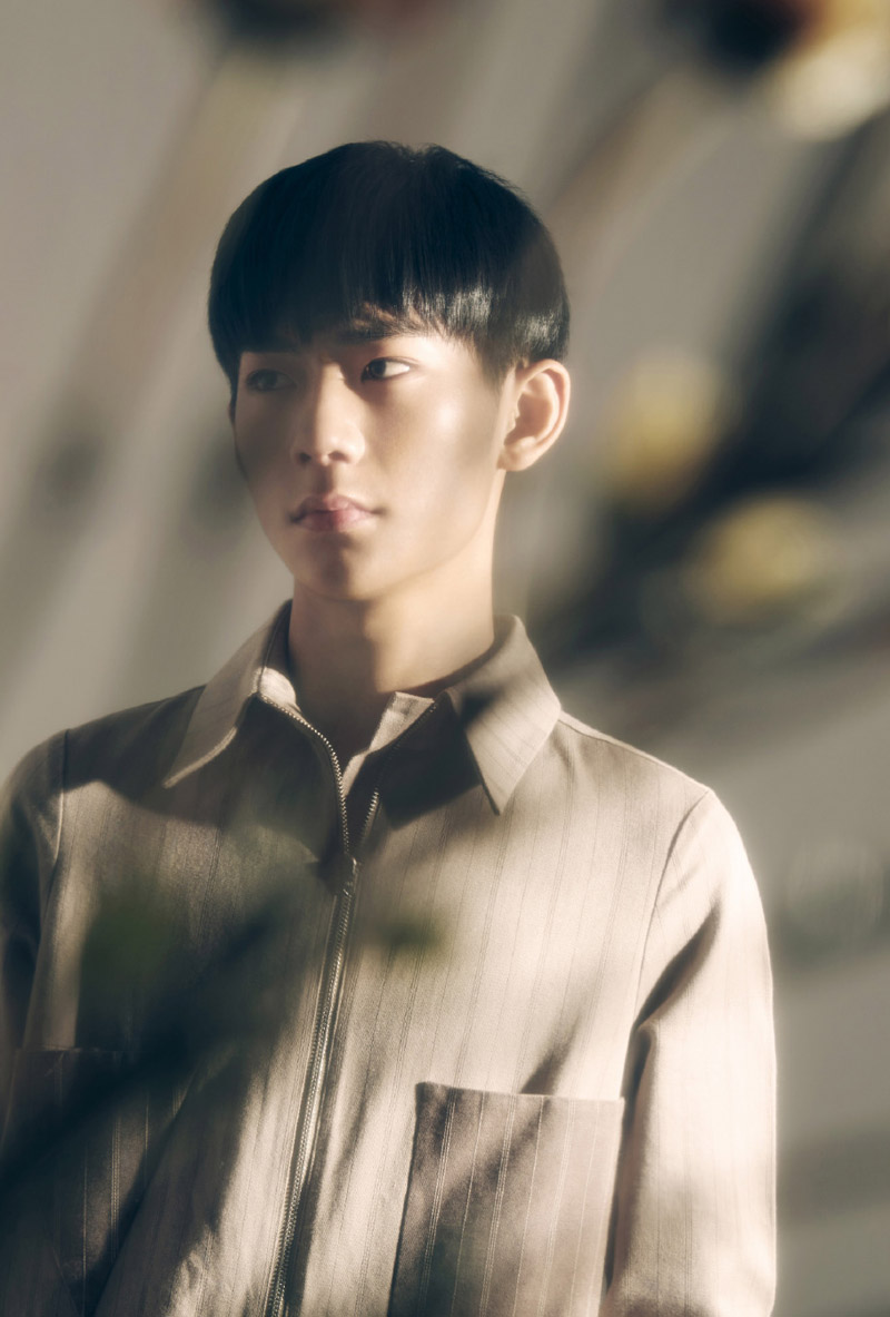 刘家祎冷峻帅气写真图片19