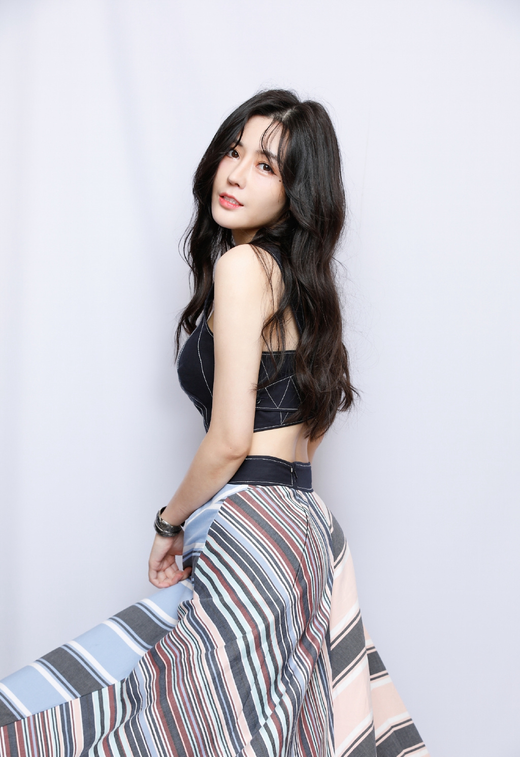 汤晶媚甜酷靓丽写真图片28