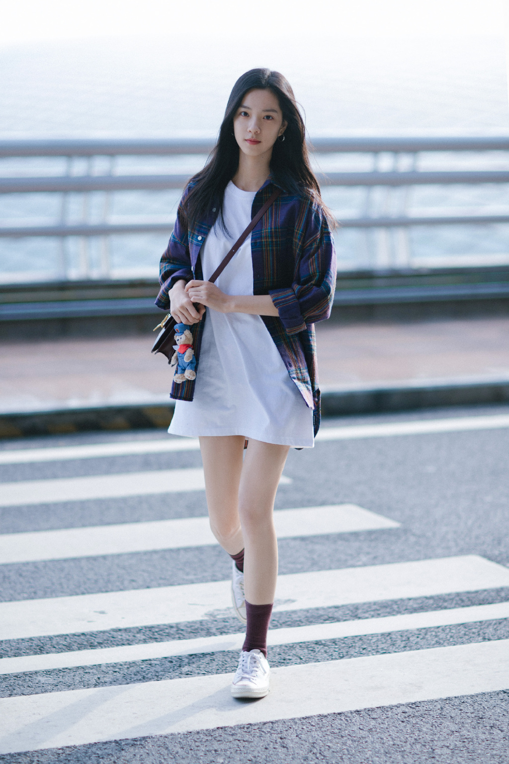 庄达菲率真清新机场街拍照图片56