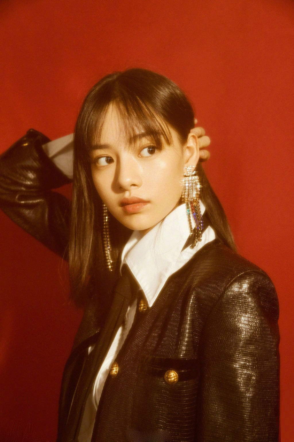 张艺上皮衣性感写真图片14