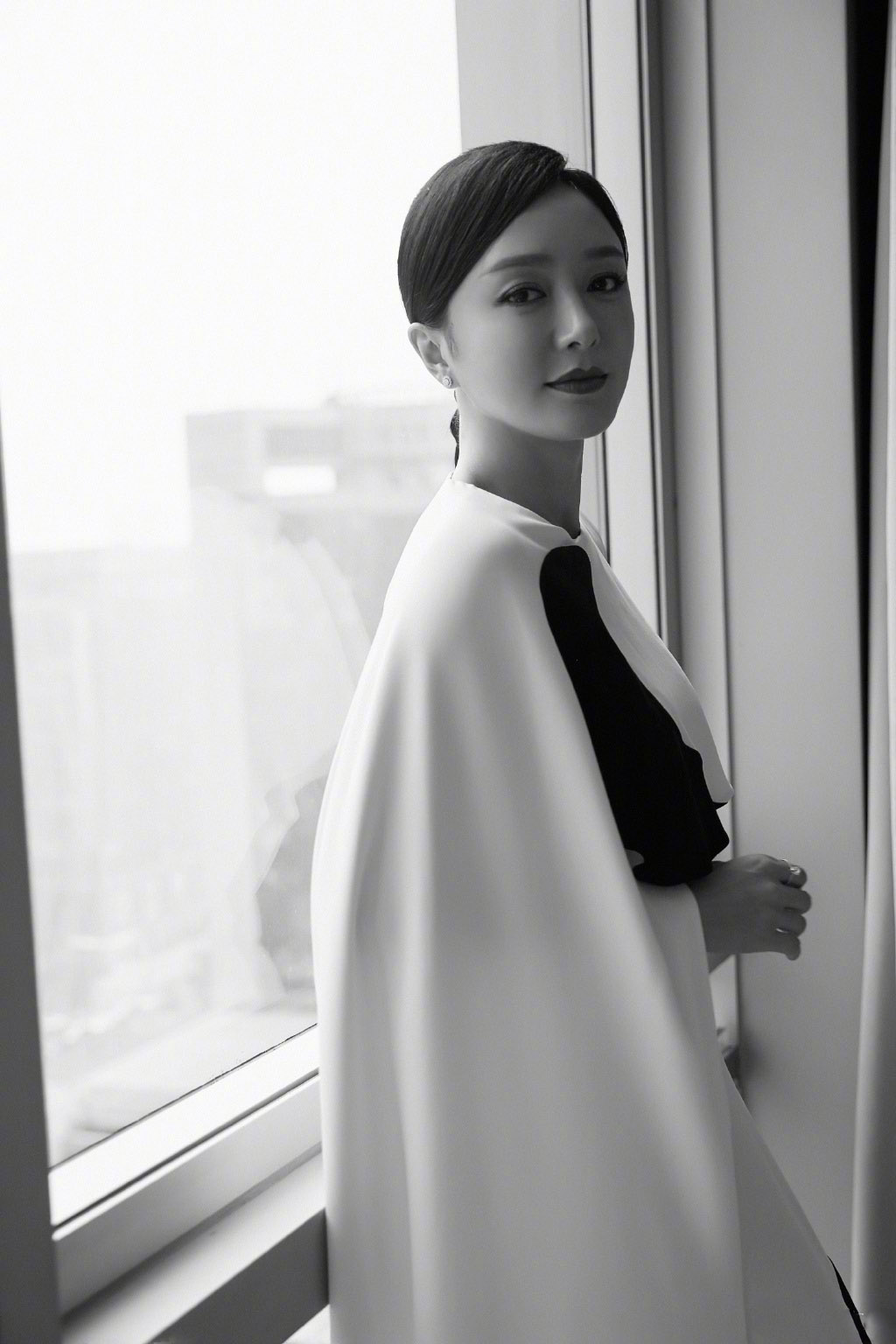 秦岚性感黑白写真图片15