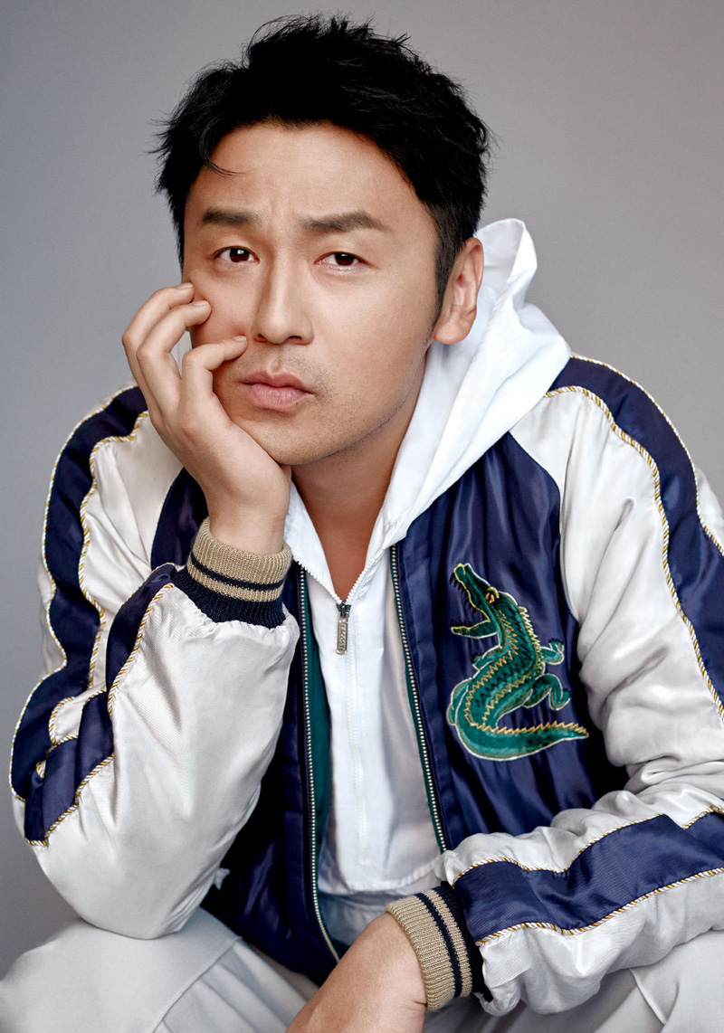 简介:雷佳音成熟魅力杂志封面大片,分享一组雷佳音图片给大家,图中的