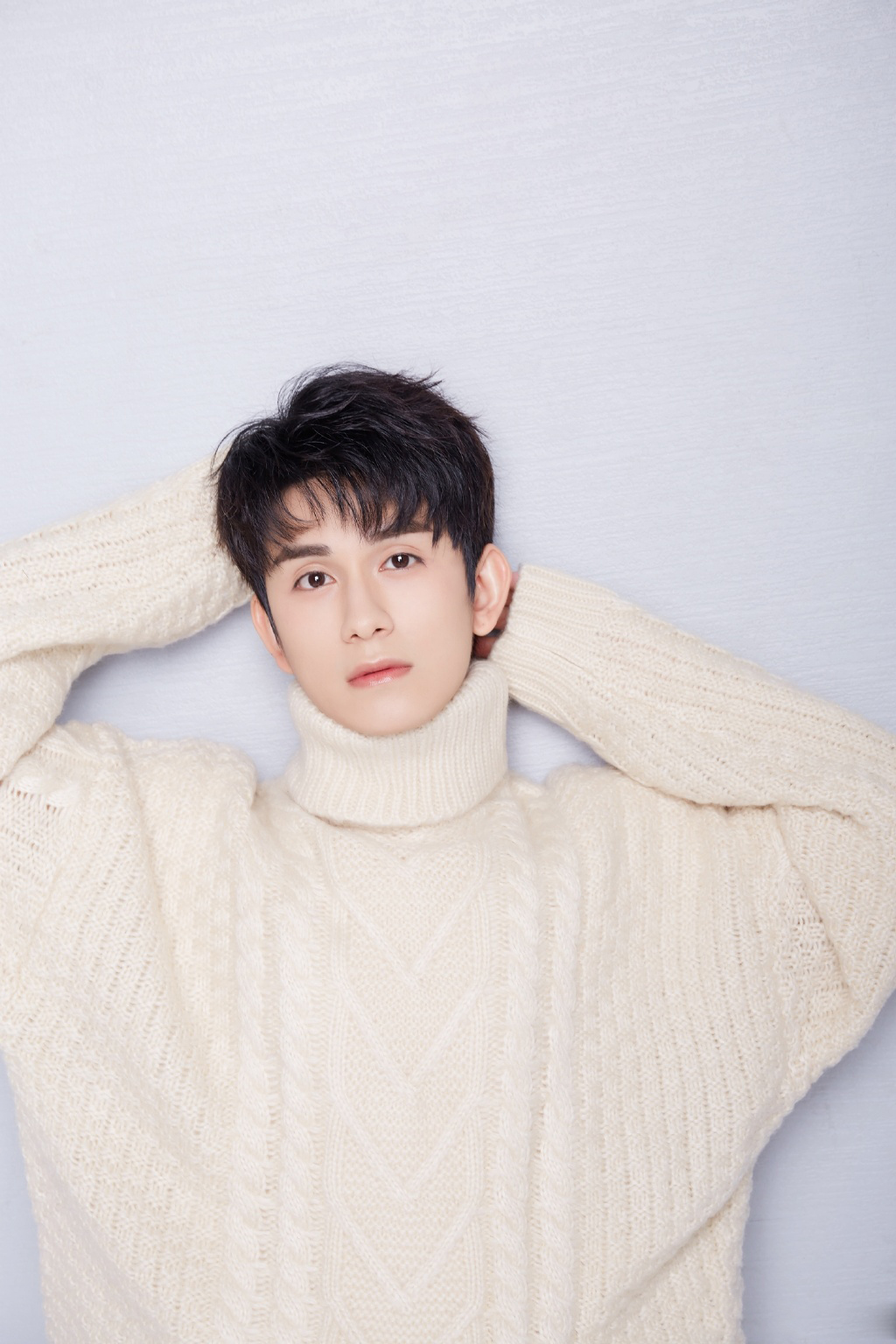 朱赞锦白毛衣清新写真图片49