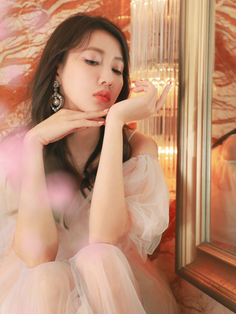 弦子粉色蕾丝礼服性感写真210