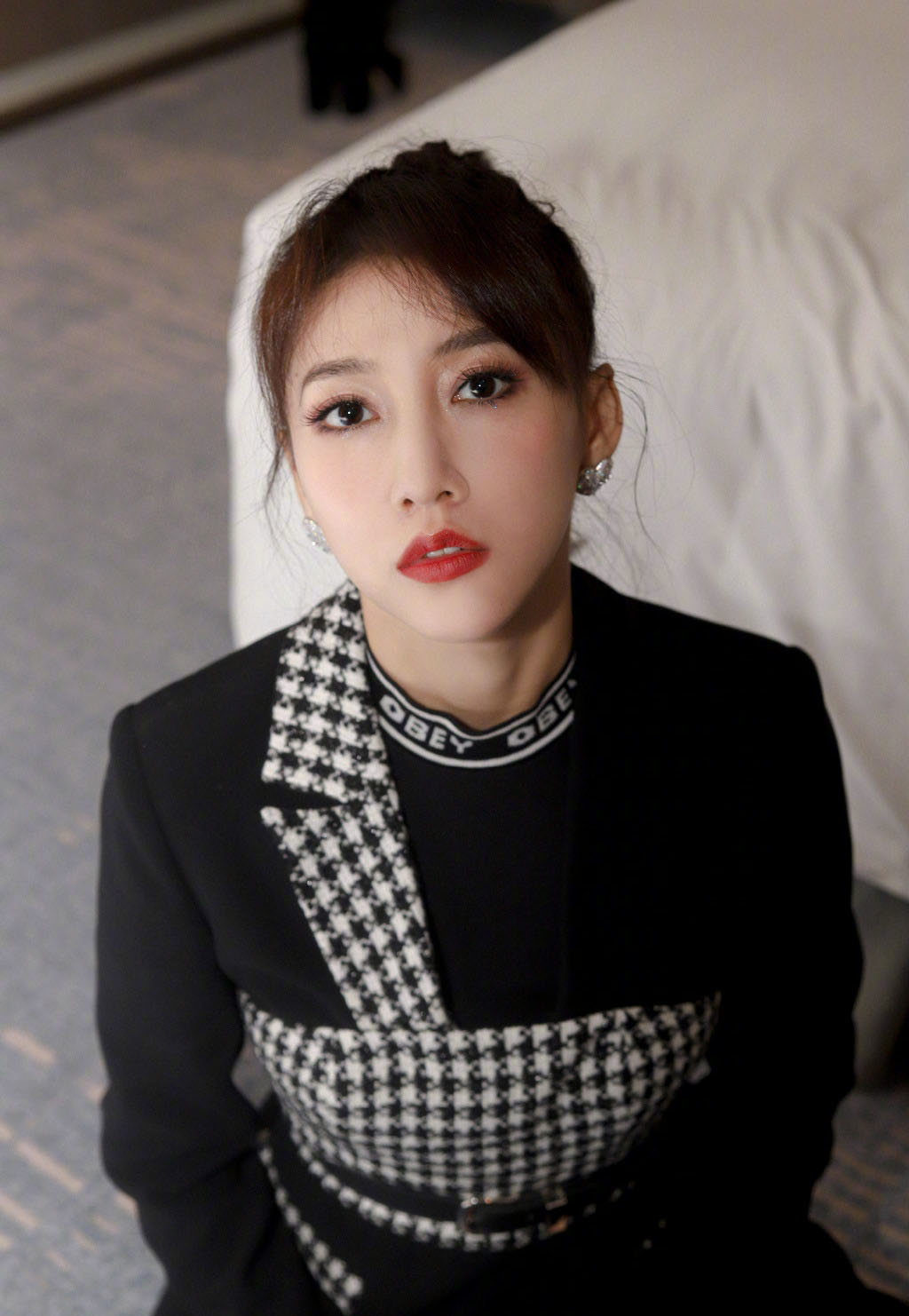 弦子热辣红唇性感写真图片610