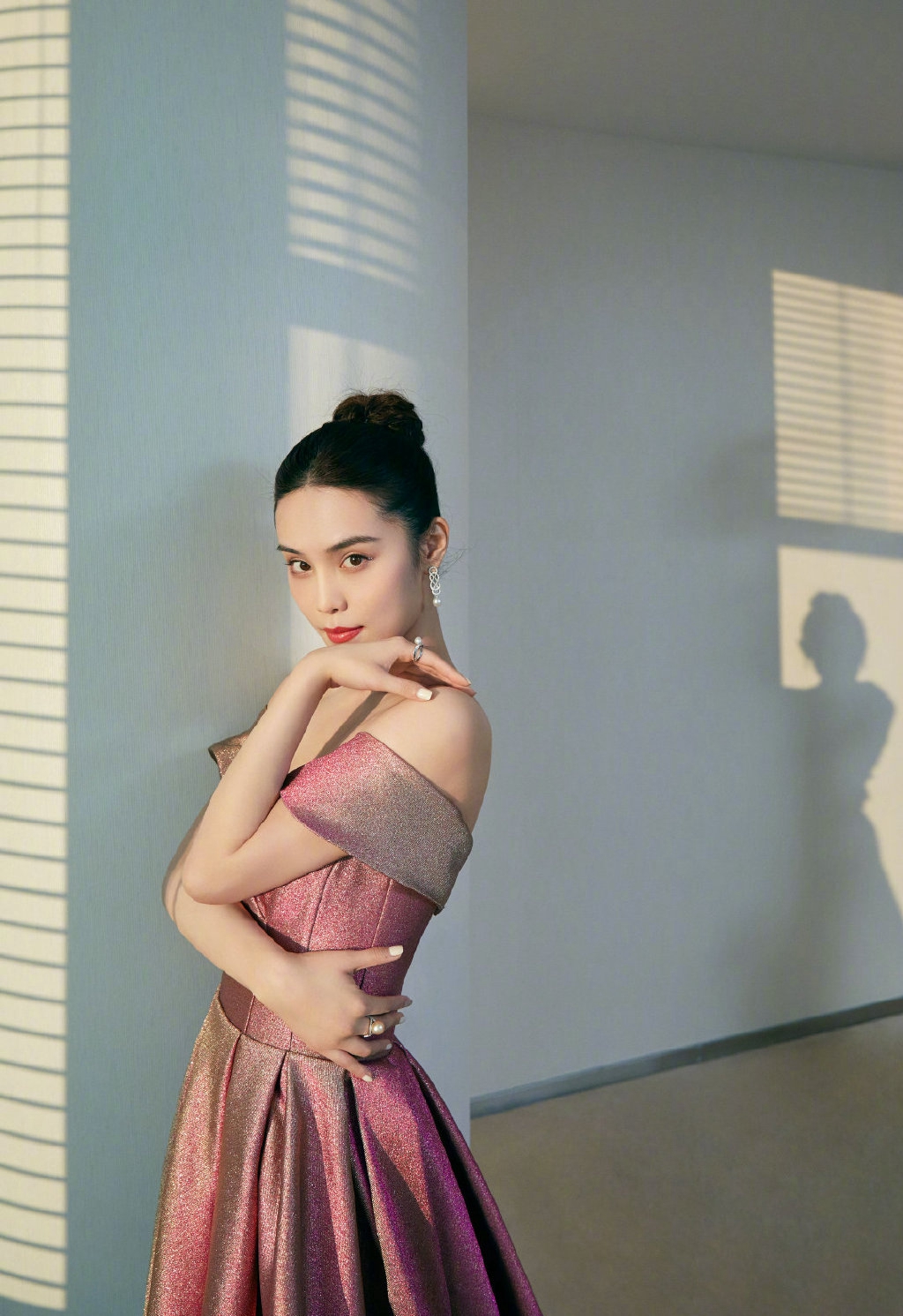 韩丹桐霞光渐变裙气质写真图片22