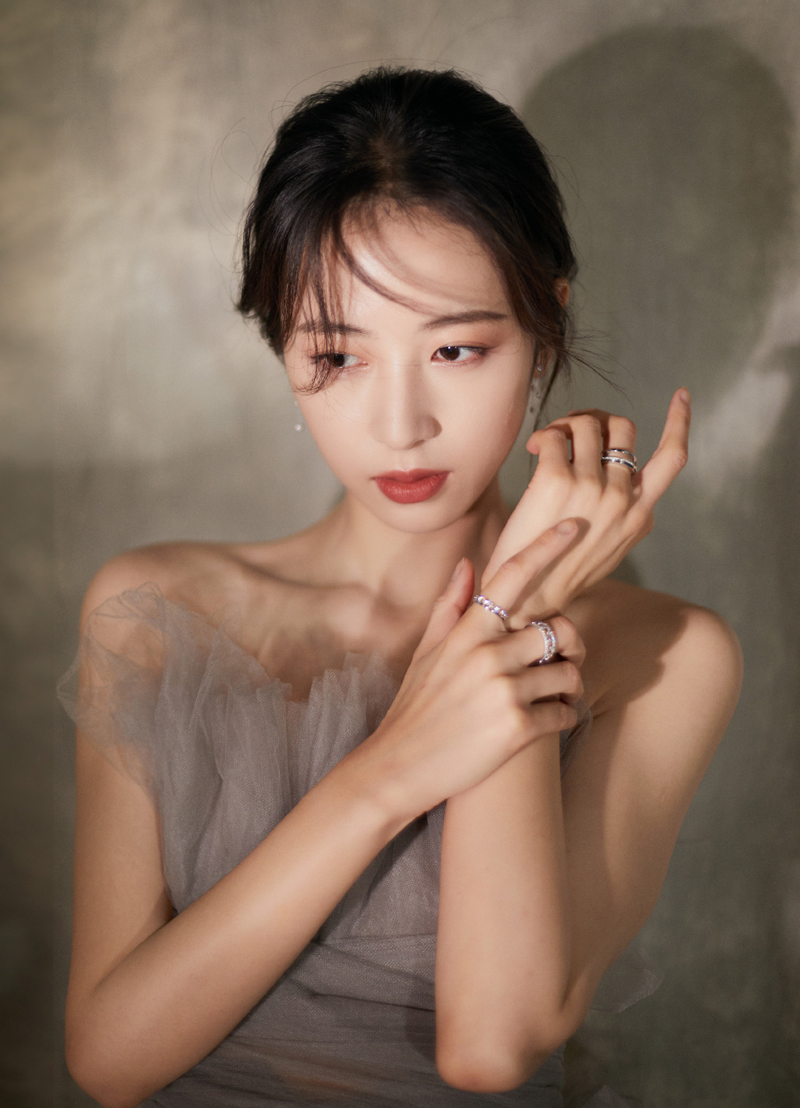 周雨彤薄纱裙唯美灵动写真图片79