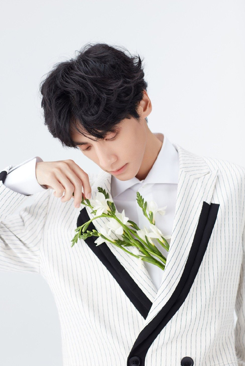 罗云熙儒雅帅气写真图片56