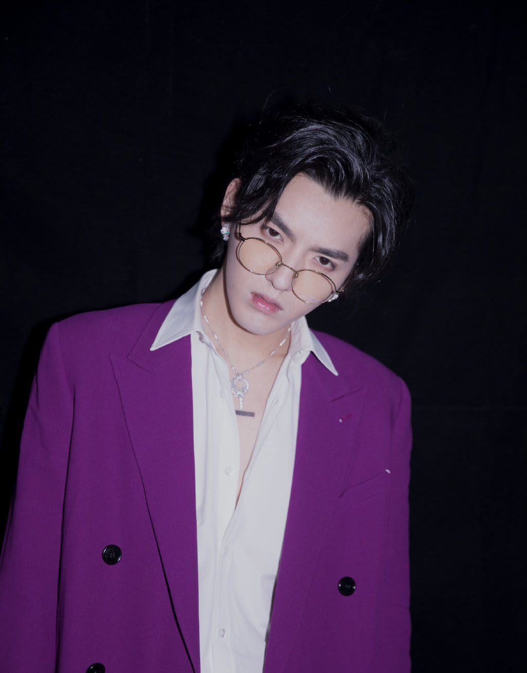吴亦凡紫色西装文艺帅气写真89