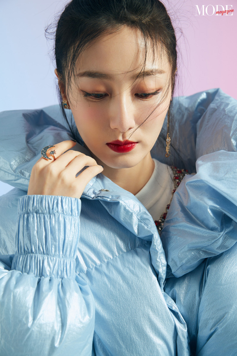 简介:叶青时尚百变写真图片,分享一组叶青图片给大家,图中的明星图片