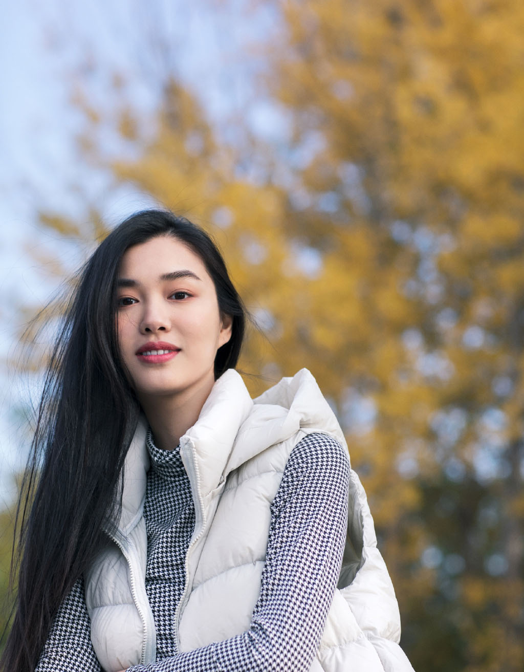 简介:美女明星陈瑜随性生活照图片,分享一组陈瑜图片给大家,图中的