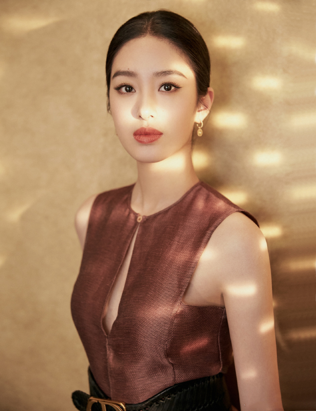 杨采钰大气优雅写真图片512