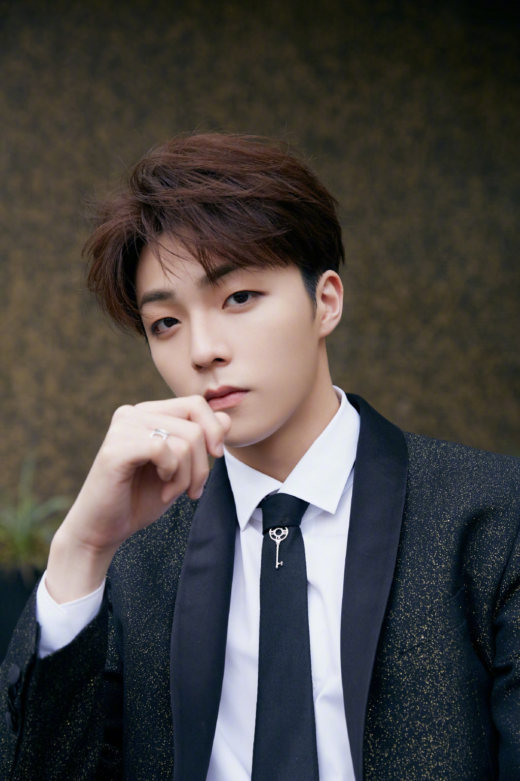 陈立农西装简约写真图片711