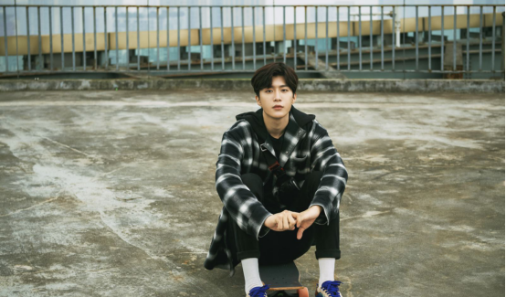 范丞丞滑板少年帅气写真图片47