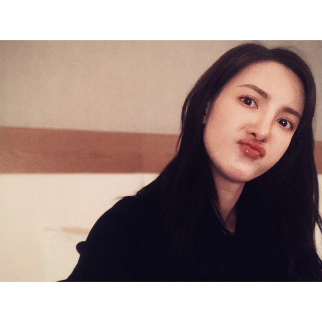 金晨清新俏皮自拍图片58