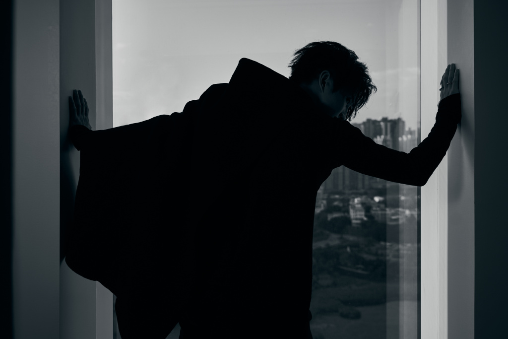 薛之谦烟熏妆时尚帅气图片610